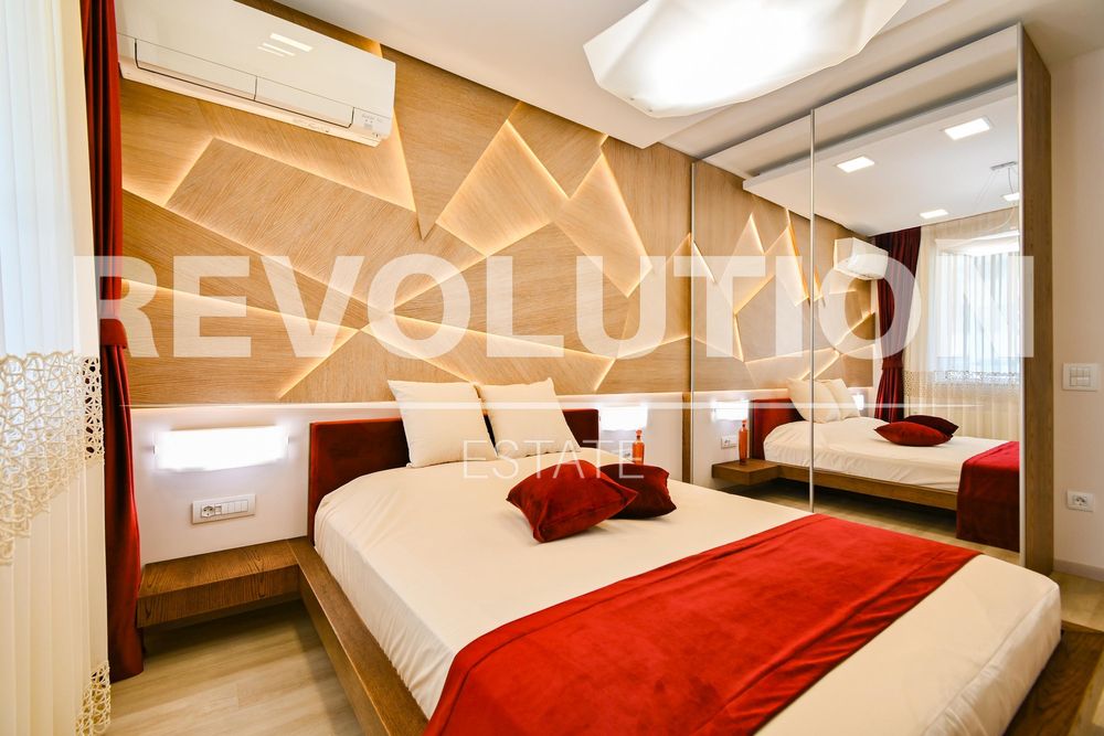 Дава се под наем Тристаен апартамент в София, Център - 119 кв.м за 1200 € - Снимка #9