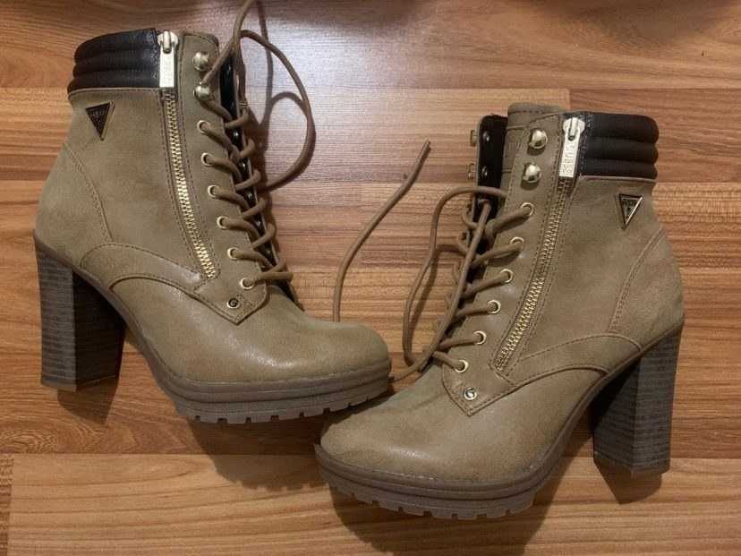 Нови боти Guess -