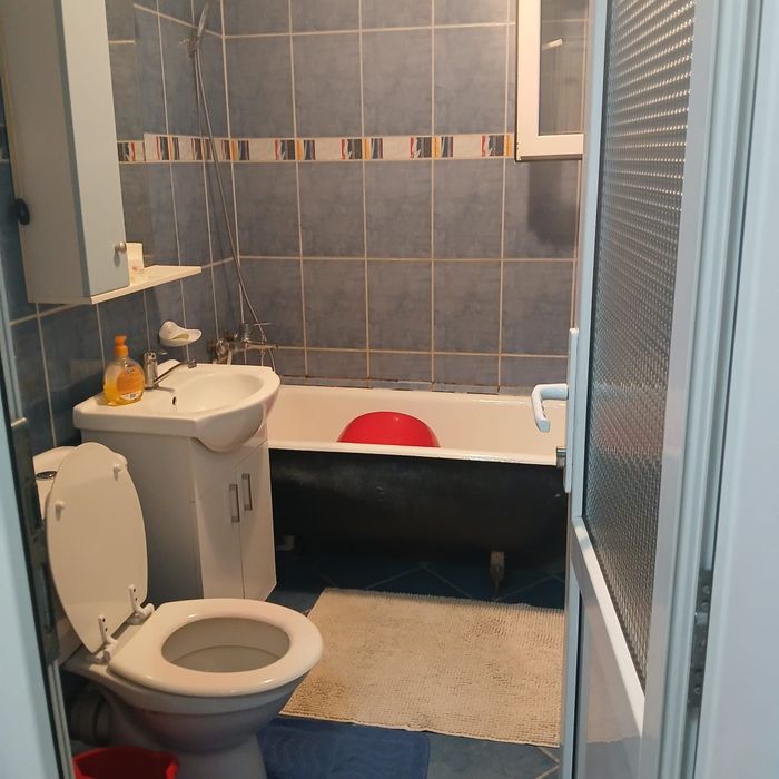 Închiriez apartament
