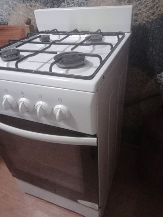 Продам газовую плиту