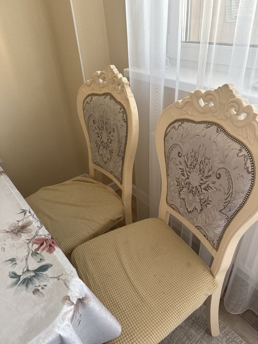 Стол и стулья на кухню  продам