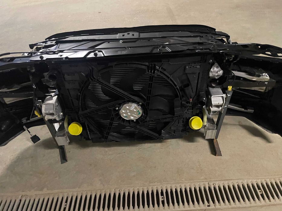 предна броня и преден панел за BMW 330 G20 LCI M SPORT