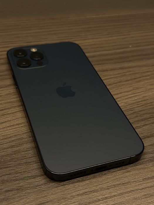 Продам Айфон 12 про 256 гб