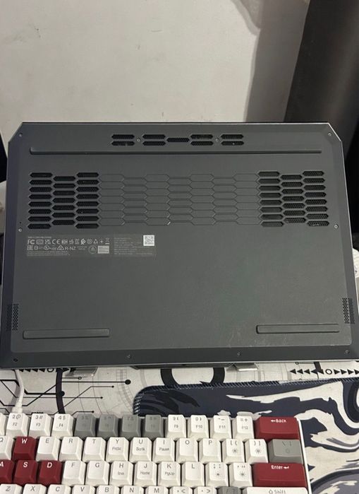 Laptop Lenovo LOQ gaming  15APR9 4050, 24 gb, ry 7 7435 HS.