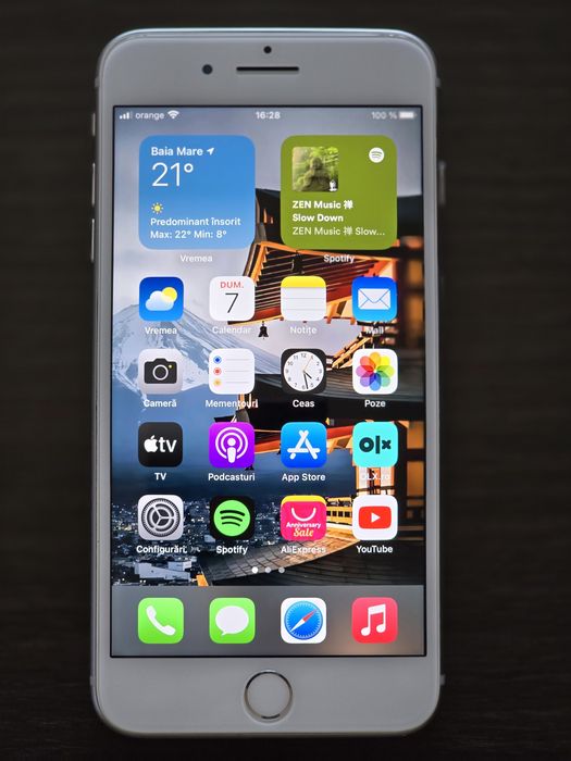 Iphone 8 Plus 256GB alb +  cabluri  încărcare + huse piele & silicon ,  folii sticlă full body + accesorii