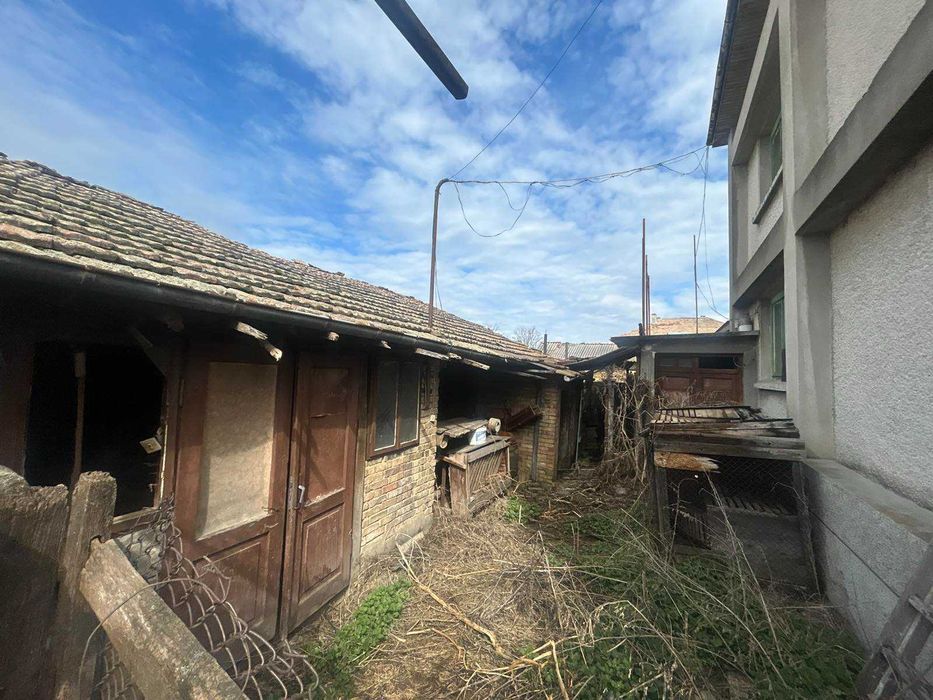 Двуетажна къща, 102кв.м, гр. Попово