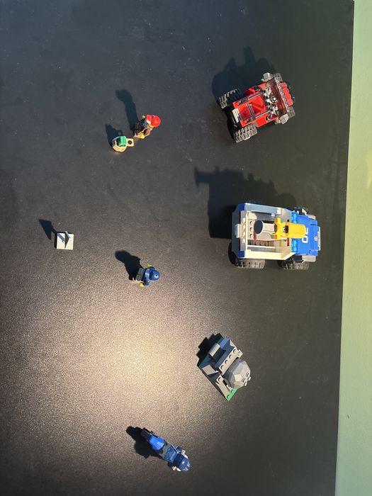 LEGO City 60172- Urmarire pe drumul accidentat, cu minigigurine si instructiuni
