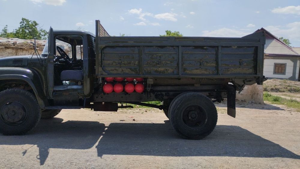 Зил зерновоз сотилади рама бутун 8 та газ балон йили 1980 силиндир 2