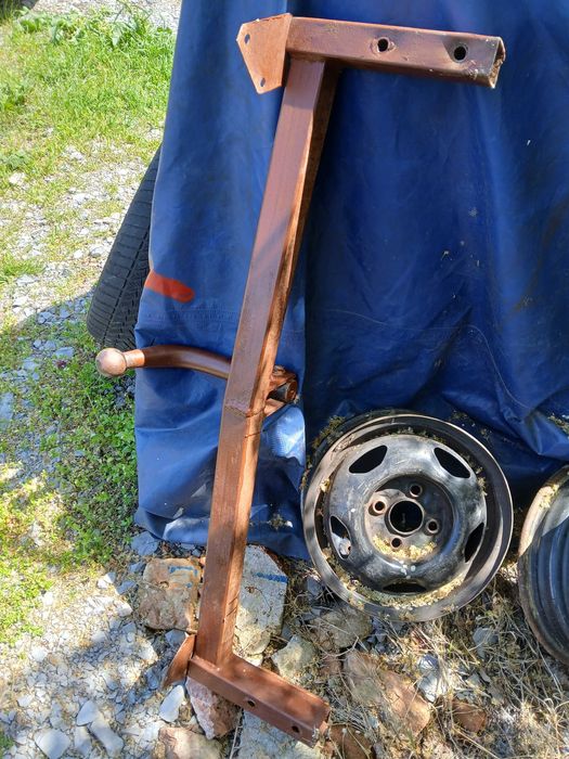 Продавам теглич да Ауди