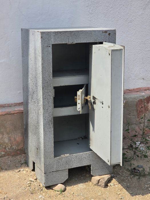 Продам сейф огнеупорный огнестойкий бронирование