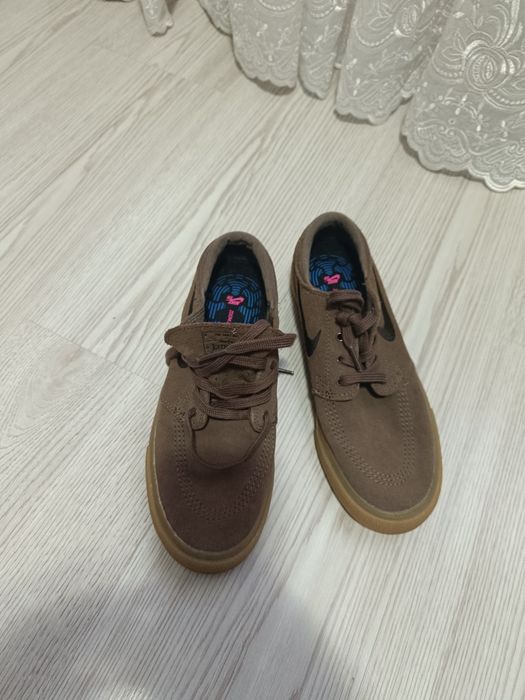 Teneasi Nike Janoski.