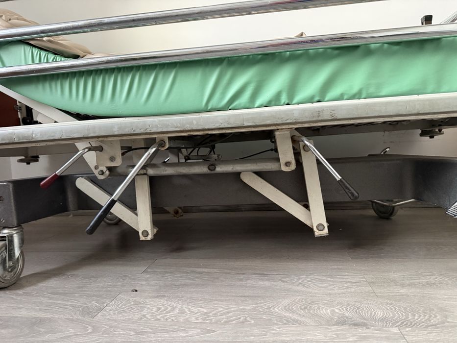 Pat mecanic cu reglaj pentru bolnavi, varstnici, cu dizabiltati, infirmi, persoane in varsta