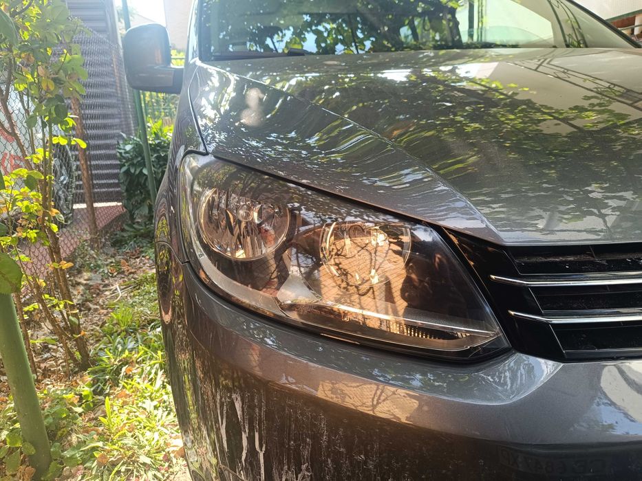 Полира и лакира фарове стопове боядисване на  детайли ,лепене брони