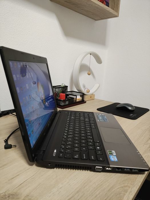 Laptop ASUS K55V impecabil