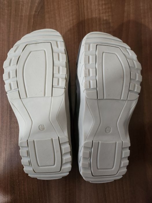 Papuci de cauciuc petru Ștrand