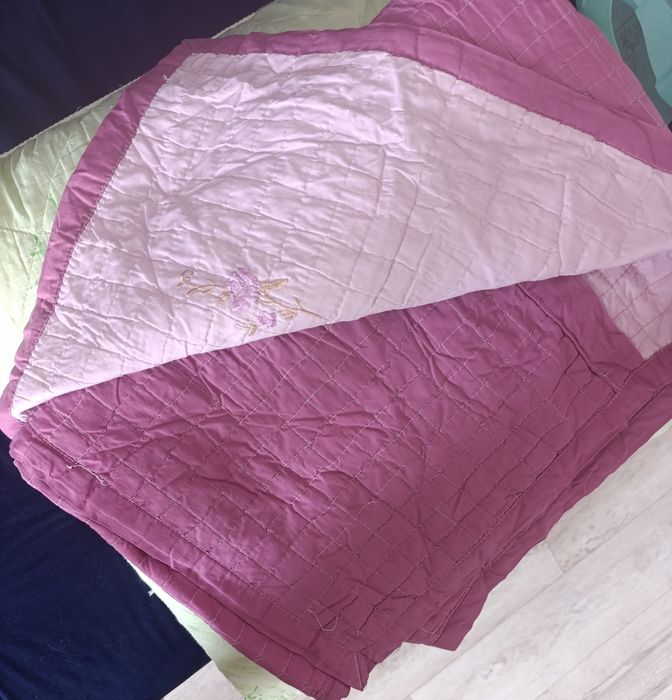 Отдам подушку и покрывало