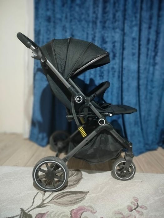 Продам коляску детскую
