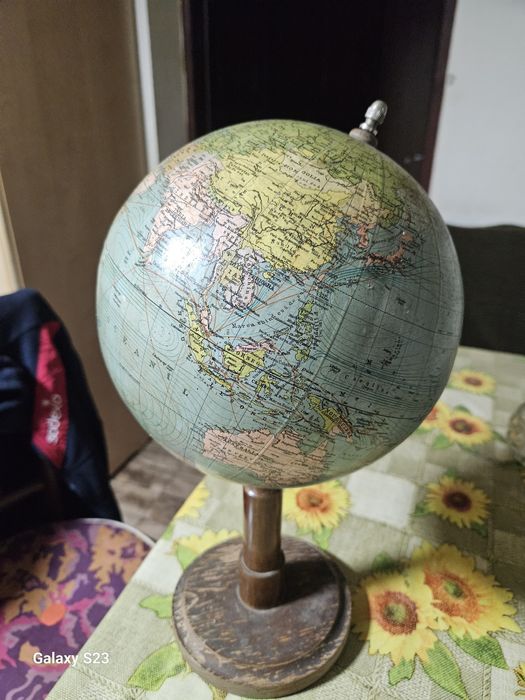 Glob pământesc  de Epoca