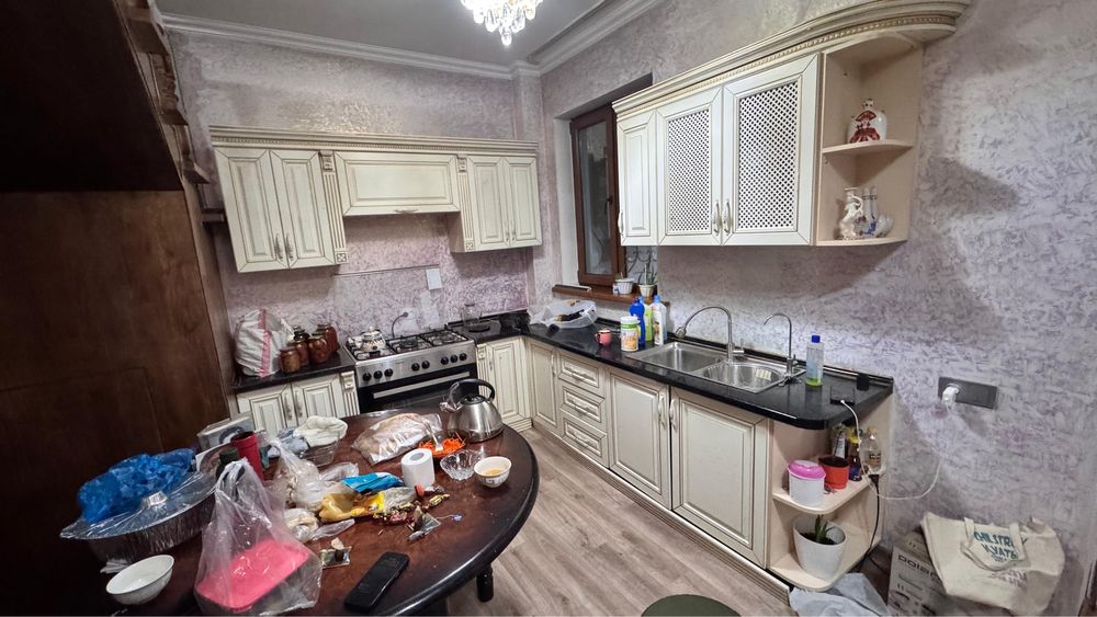 Кухонный гарнитур 2,5на 3 метра