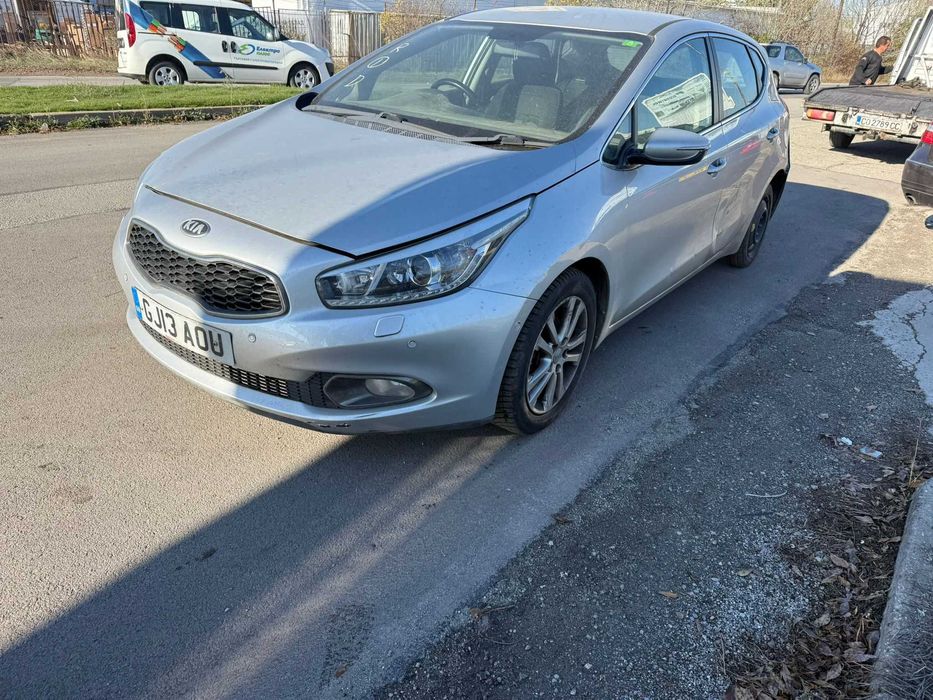на части Kia Ceed 1.6 crdi 2014 година