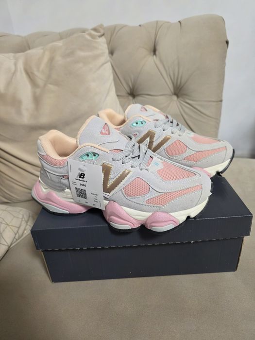 Adidasi new balance 9060