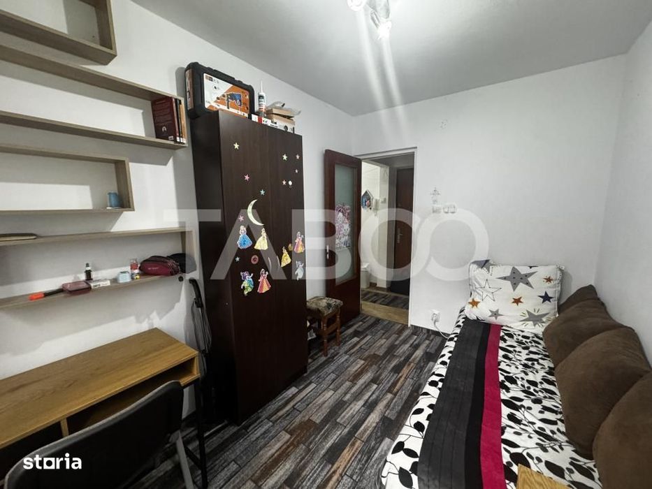 Apartament de inchiriat cu 3 camere balcon etaj 2 Mihai Viteazul Sibiu