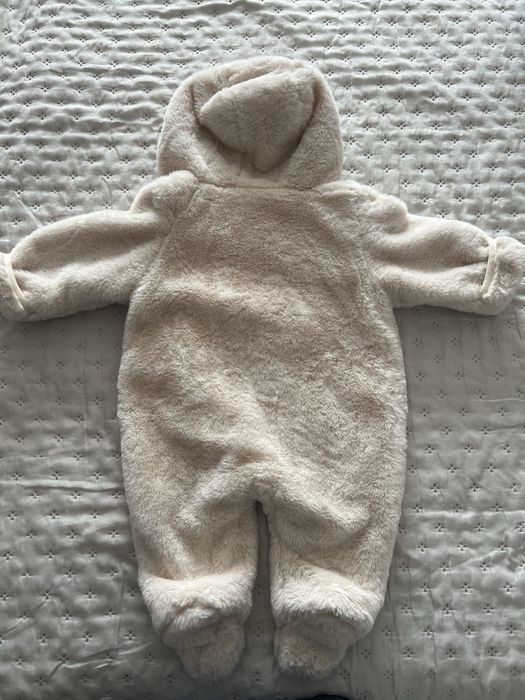 Пухкав бебешки космонавт с качулка