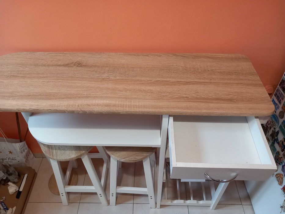 Комплект маса с два стола