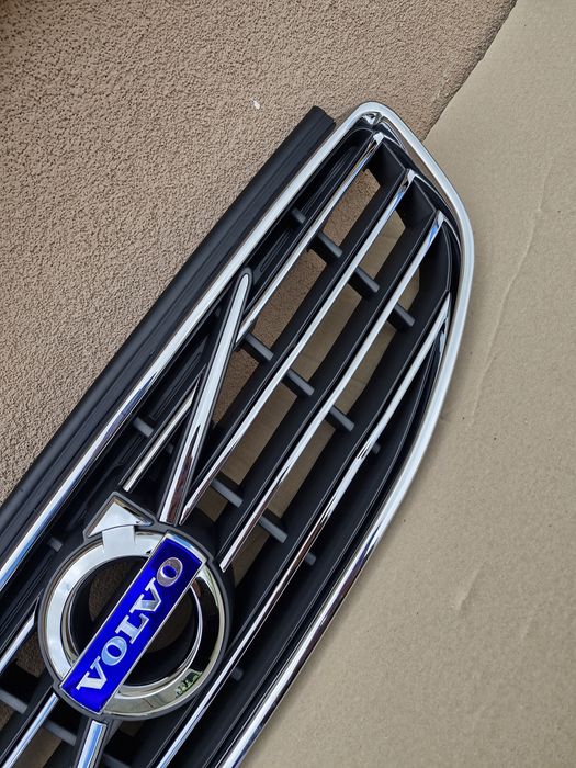 Grila centrala Volvo XC60 NOUA 2013-2016