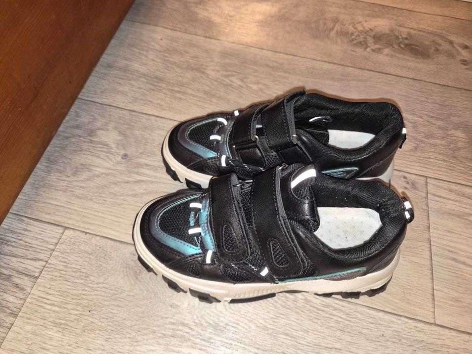 Продам кроссовки 36 р. Унисекс