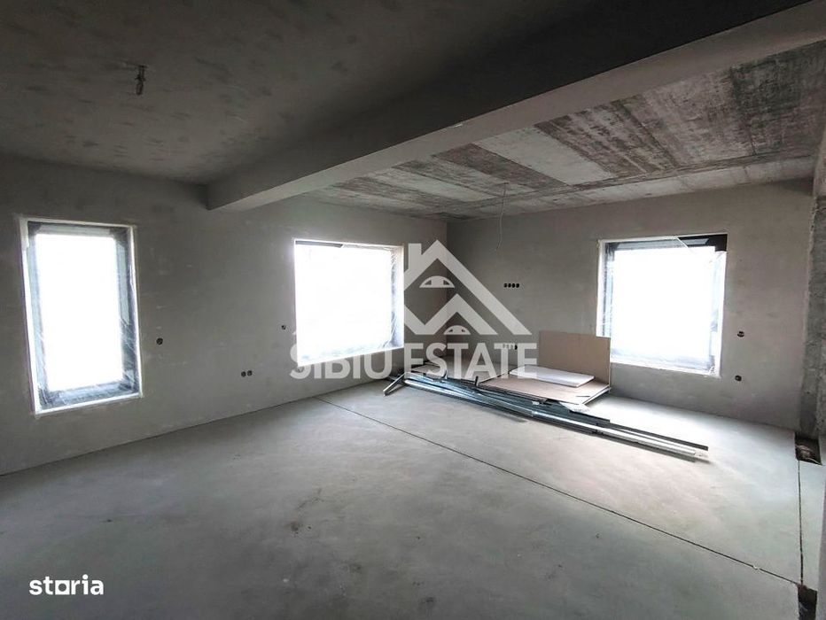 Casa 4 camere, 3 bai, garaj si curte larga, Sibiu Selimbar