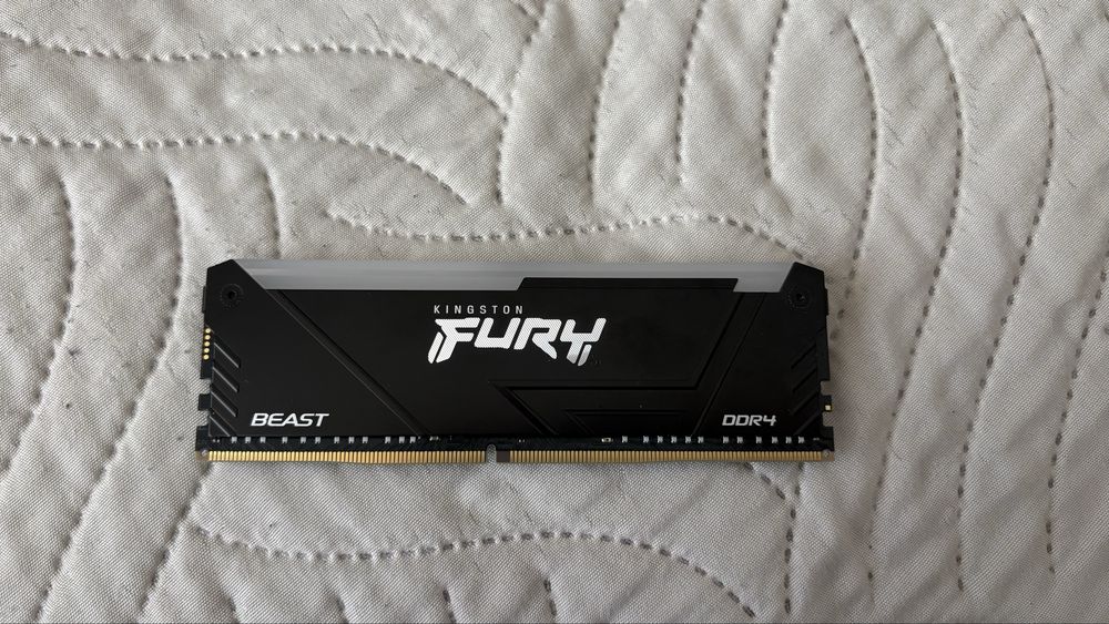 Рам памет Kingston Fury RGB 1х16GB DDR4 3600 Доживотна гаранция