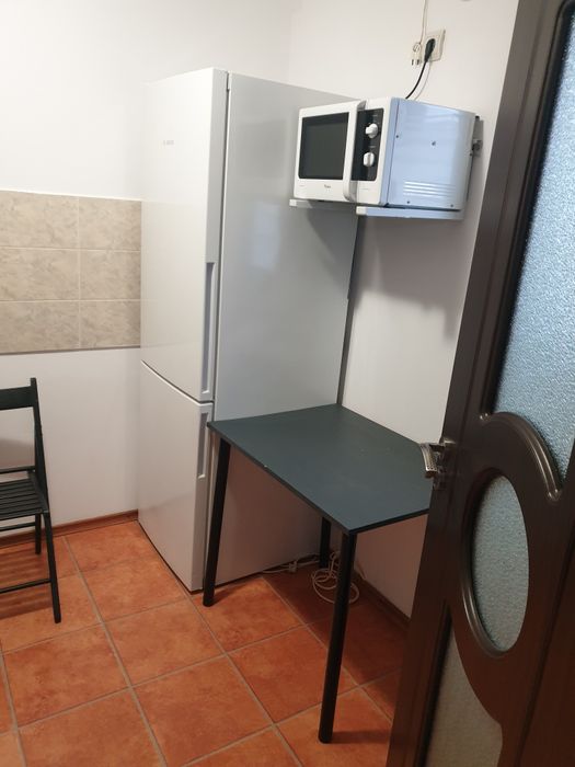 Închiriez garsoniera