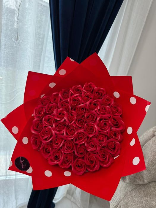 Buchet trandafiri sapun imperiali cu sclipici/ model personalizat