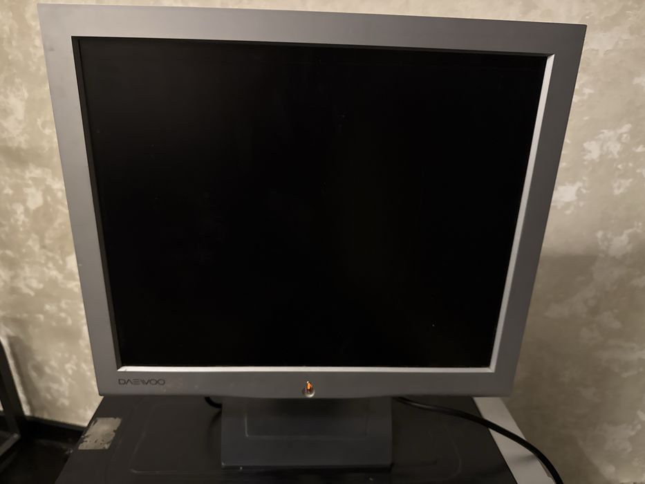 Монитор Daewoo 17