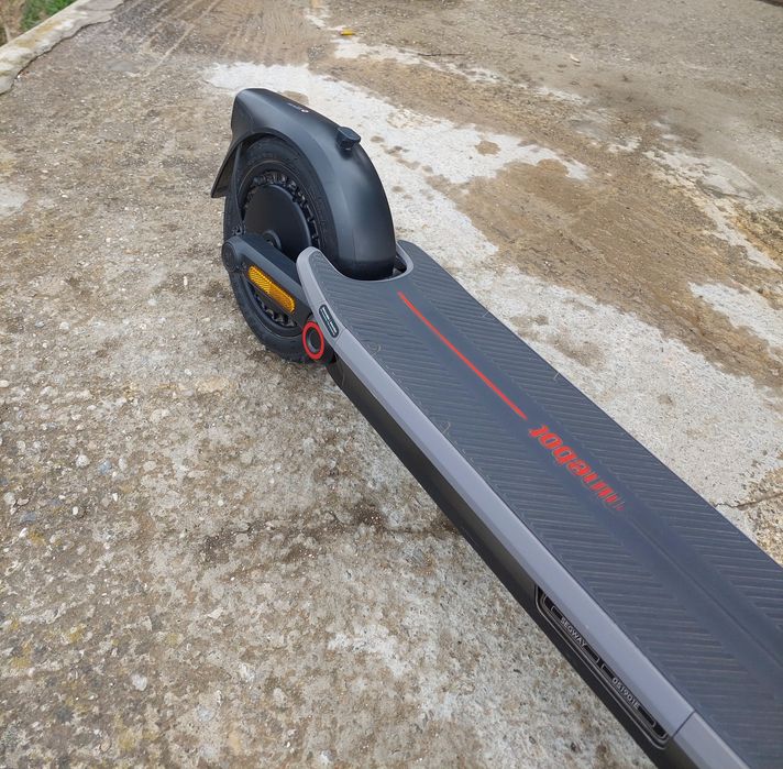 Vând trotineta electrică ninebot e3