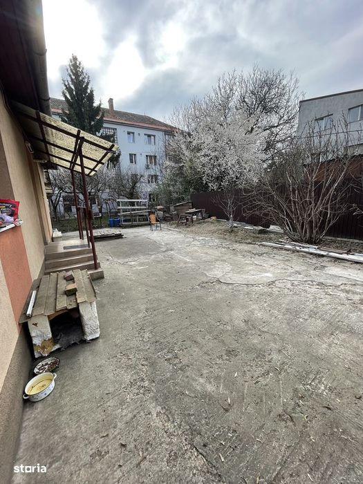 Casă de vânzare  în apropierea Pieței de Rusi