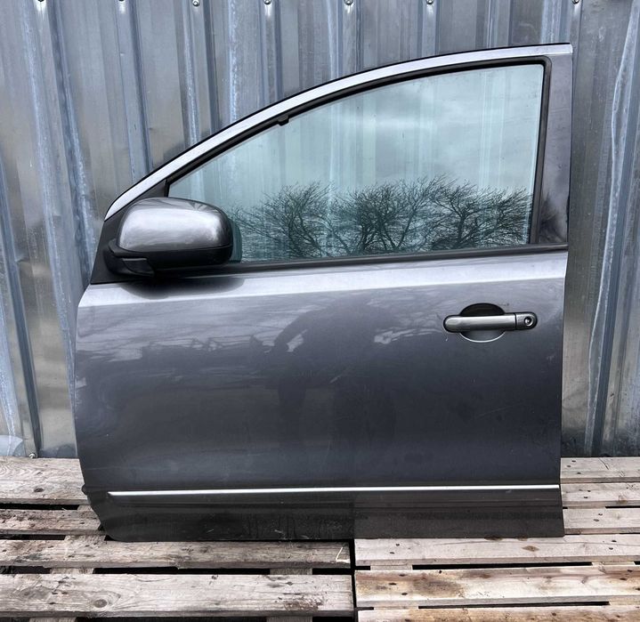 Предна врата за Nissan Note / Нисан Ноут 2012г