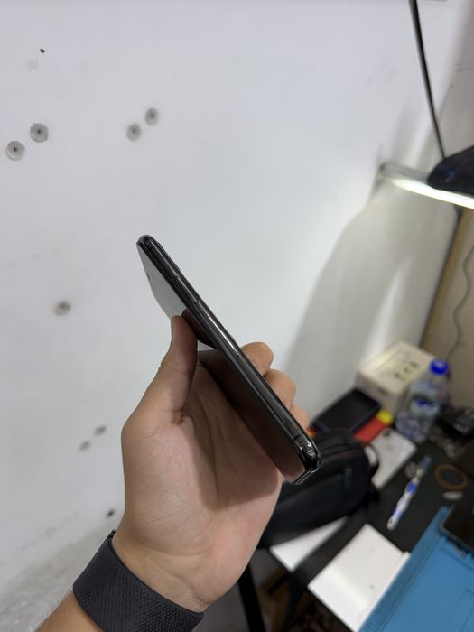 iPhone 11 pro 64gb срочни сотилади
