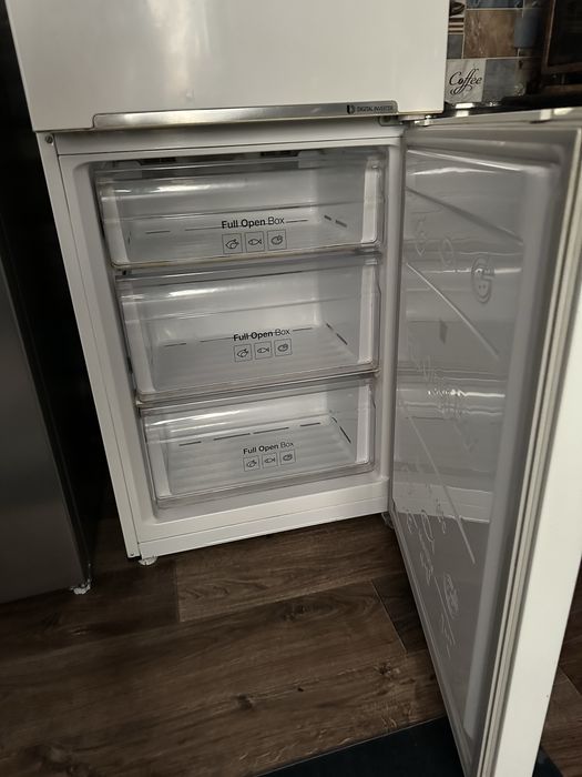 Холодильник Samsung