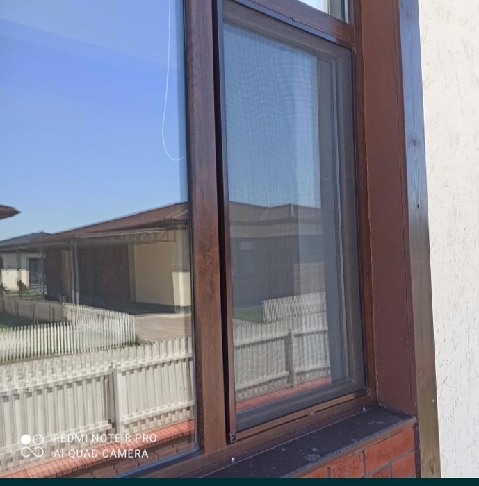 Оконные москитные сетки