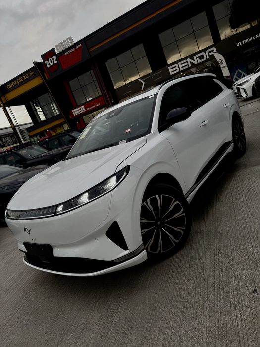 2025 Electr Dongfeng 008 restyling