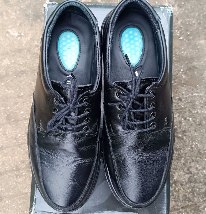 Юношески кожени черни обувки