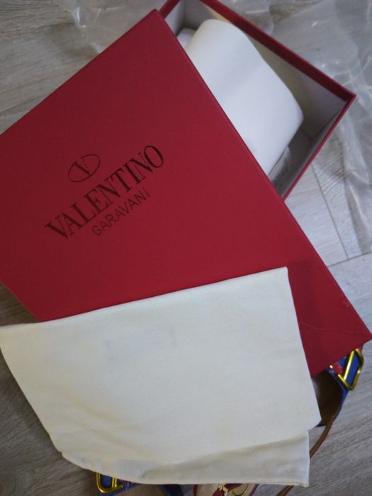 Продам туфли VALENTINO