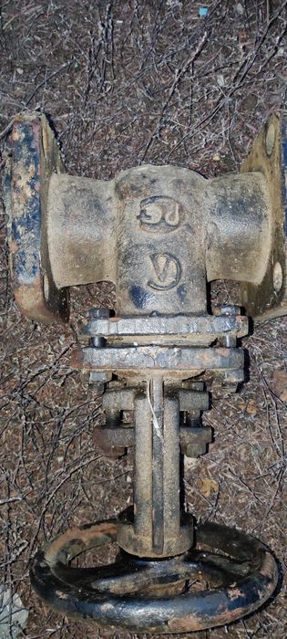 Продам винтельный задвижка Д.50