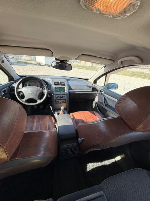 Se vinde masina personala Peugeot 407.