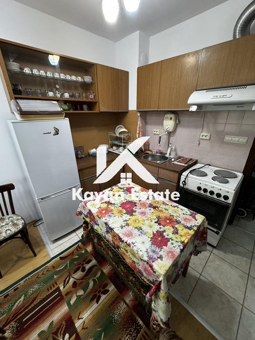 Дава се под наем Тристаен апартамент в Бургас, Център - 90 кв.м за 400 € - Снимка #1