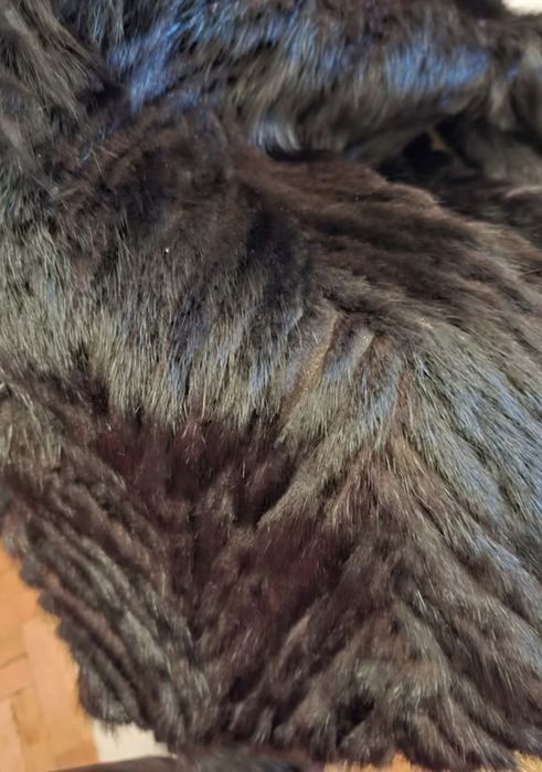 Haina nurca cu vulpe neagra