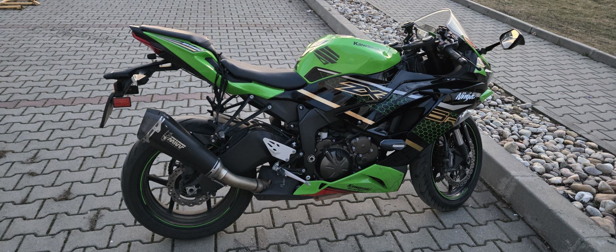 R⭐︎ Ninja ZX-4R | 2025 | Kawasaki