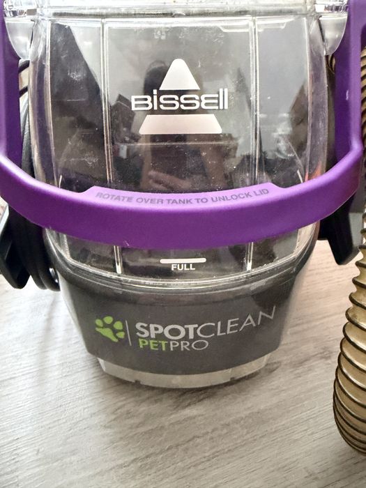 Aspirator profesional cu apa
